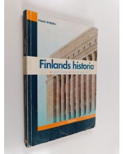 Kirjailijan Folke Nyberg käytetty kirja Finlands historia : vändpunkter, utvecklingslinjer : historia för gymnasiet