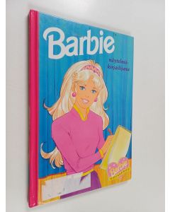 Tekijän Marja-Leena Mikkola  käytetty kirja Barbie näytelmäkirjailijana