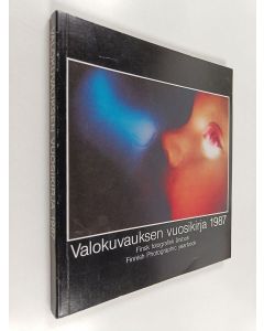 käytetty kirja Valokuvauksen vuosikirja 1987