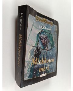 Kirjailijan R. A. Salvatore käytetty kirja Miekkojen meri