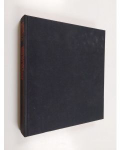 Kirjailijan Oiva Arvola käytetty kirja Seittemän siulan saagat