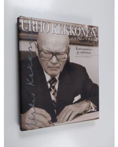 Kirjailijan Paavo Kähkölä käytetty kirja Urho Kekkonen 1900-1986 : kansanmies ja ruhtinas