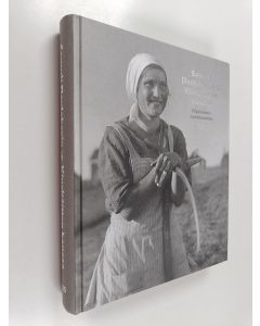 Kirjailijan Samuli Paulaharju käytetty kirja Kiveliöitten kansaa Pohjois-Ruotsin suomalaisseuduilta