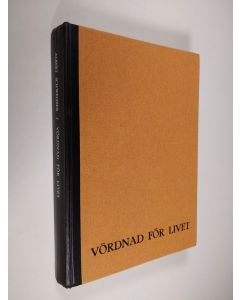 Kirjailijan Albert Schweitzers käytetty kirja Vördnad för livet