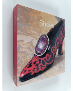 käytetty kirja Shoes