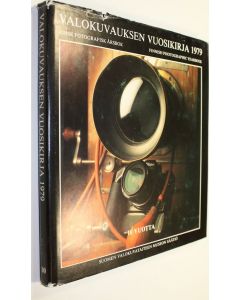 käytetty kirja Valokuvauksen vuosikirja 1979