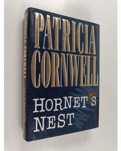 Kirjailijan Patricia Cornwell käytetty kirja Hornet's nest