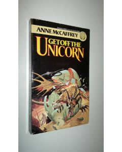 Kirjailijan Anne McCaffrey käytetty kirja Get of the unicorn