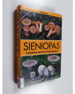 Kirjailijan Jarkko Korhonen käytetty kirja Sieniopas