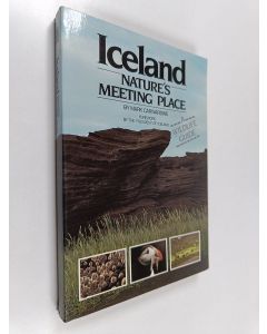 Kirjailijan Mark Carwardine käytetty kirja Iceland : nature's meeting place : a wildlife guide