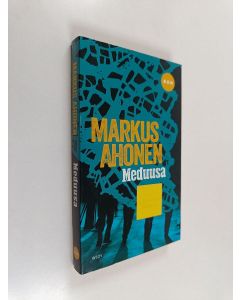 Kirjailijan Markus Ahonen käytetty kirja Meduusa