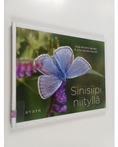 Kirjailijan Seija Niinistö-Samela käytetty kirja Sinisiipi niityllä