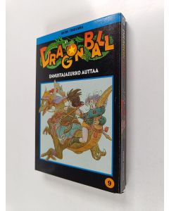 Kirjailijan Akira Toriyama käytetty kirja Dragon ball. 9 : Ennustajaeukko auttaa