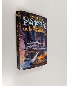 Kirjailijan Chelsea Quinn Yarbro käytetty kirja Crown of Empire