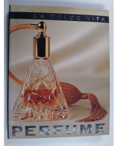 käytetty kirja Perfume