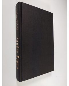 Kirjailijan Sandra Brown käytetty kirja Anklagelsen