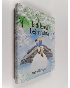 Kirjailijan Astrid Lindgren käytetty kirja Bröderna Lejonhjärta