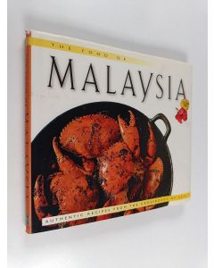 Kirjailijan Wendy Hutton käytetty kirja The Food of Malaysia