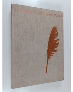Kirjailijan Herbert Kiese käytetty teos Dichterhandschriften (Laatikossa)