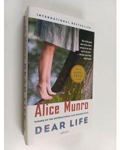 Kirjailijan Alice Munro käytetty kirja Dear Life - Stories