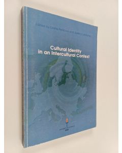 käytetty kirja Cultural identity in an intercultural context