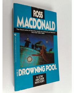 Kirjailijan Ross Macdonald käytetty kirja The Drowning Pool