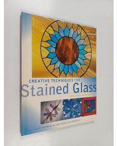 Kirjailijan Cliff Kennedy käytetty kirja Creative techniques for stained glass