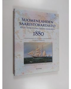Kirjailijan Jan Strang käytetty kirja Suomenlahden saaristokartasto 1880 : uusintapainos K. G. Ekebomin merikartoista Viipurista Hankoon = Atlas över Finska vikens skärgård 1880 : nyupplaga av K. G. Ekeboms sjökort från Viborg till Hangö