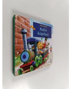 Kirjailijan John Patience käytetty kirja Nallet kiipelissä