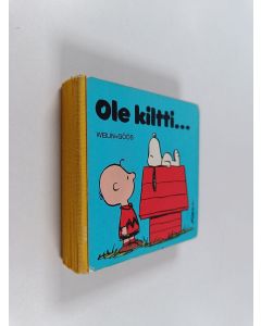 Kirjailijan Charles M. Schulz käytetty kirja Ole kiltti