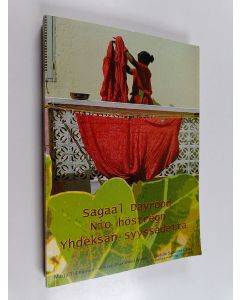 käytetty kirja Sagaal Dayrood : Suuganta Haweenka Soomaliyeed ee Fiinlaan = Nio höstregn : prosa och poesi av finlandssomaliska kvinnor = Yhdeksän syyssadetta : Suomessa asuvien somalinaisten runoa ja proosa