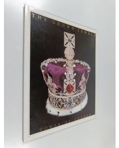 Kirjailijan Kenneth Mears käytetty kirja The Crown Jewels (Espanjankielinen)