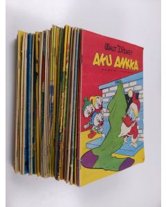 Kirjailijan Walt Disney käytetty teos Aku Ankka vuosikerta 1975 (puuttuu nrot 1, 26, 30)
