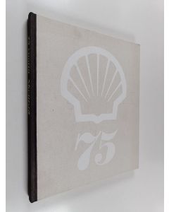 Kirjailijan Jaakko Auer käytetty kirja 75 vuotta Shellistä : kertomus uranuurtajasta maamme öljynhuollon vaiheissa