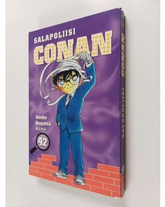 Kirjailijan Gosho Aoyama käytetty kirja Salapoliisi Conan 42