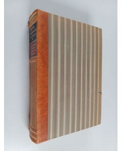 Kirjailijan Toivo Pekkanen käytetty kirja Teokset 7 : Tutkielmia, kirjoitelmia, puheita ; Arvostelevia katsauksia, arvosteluja ; Ajan kasvot ; Lastuja, tuiokiokuvia, novelleja ; Kaksi runoelmaa