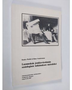 Kirjailijan Kauko Pietilä käytetty kirja Luonnoksia joukkoviestinnän sosiologisen tutkimuksen metodeiksi