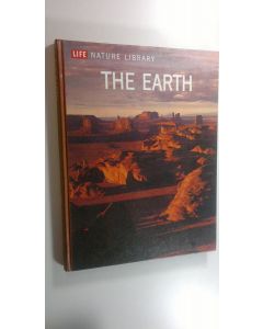 käytetty kirja The Earth - Nature Library