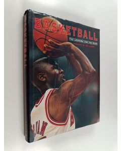 Kirjailijan Vincent M. Mallozzi käytetty kirja Basketball - The Legends and the Game