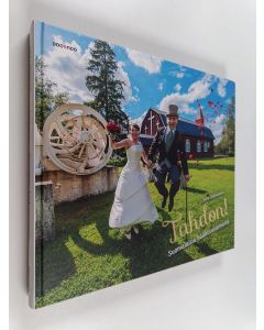 Kirjailijan Juha Laitalainen käytetty kirja Tahdon! : suomalaisia hääkuvatarinoita