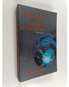 Kirjailijan Thomas S. Kuhn käytetty kirja The Structure of Scientific Revolutions