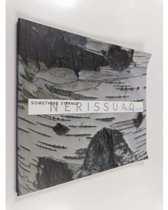 käytetty kirja Jotakin outoa = Something strange