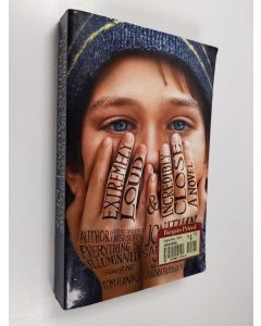 Kirjailijan Jonathan Safran Foer käytetty kirja Extremely Loud and Incredibly Close