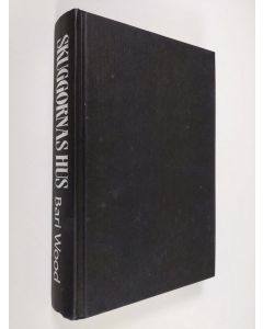 Kirjailijan Bari Wood käytetty kirja Skuggornas hus