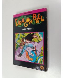 Kirjailijan Akira Toriyama käytetty kirja Goku virkoaa