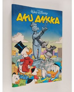 Kirjailijan Walt Disney käytetty kirja Aku Ankka neljännesvuosikerta 2/2002