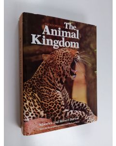 Kirjailijan Maurice Burton käytetty kirja Encyclopedia of the animal kingdom
