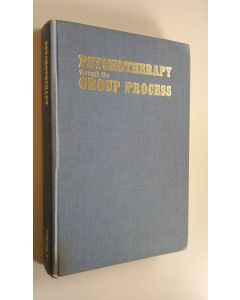 Kirjailijan Dorothy Stock Whitaker käytetty kirja Psychotherapy through the Group Process