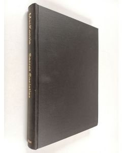 Kirjailijan Norman MacKenzie käytetty kirja Secret societies