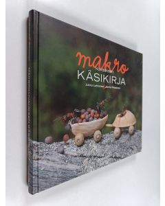 Kirjailijan Jukka Lehtonen käytetty kirja Makrokuvauksen käsikirja